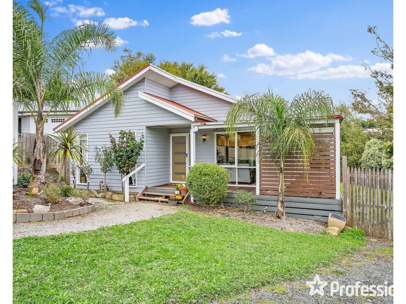 10 Belair Close, Seville VIC 3139