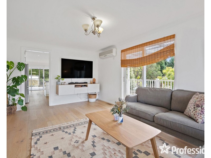 10 Belair Close, Seville VIC 3139