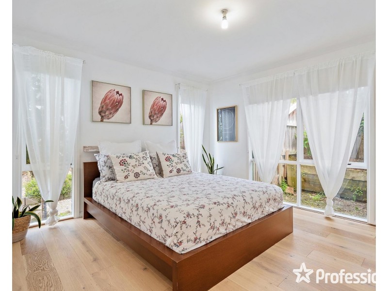 10 Belair Close, Seville VIC 3139