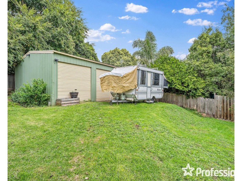 10 Belair Close, Seville VIC 3139