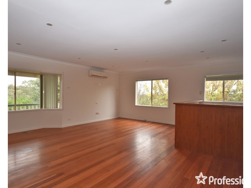 3 Tony Place, Mooroolbark VIC 3138