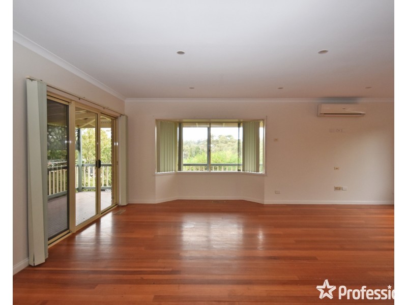 3 Tony Place, Mooroolbark VIC 3138