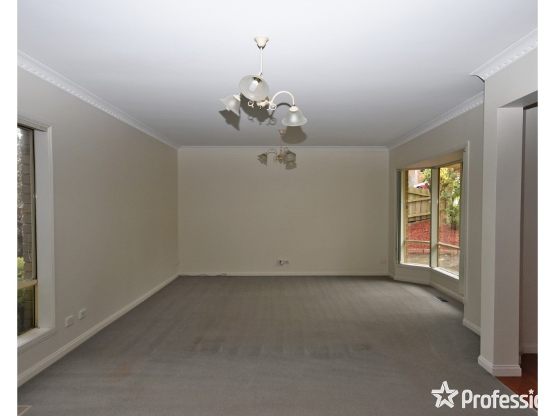 3 Tony Place, Mooroolbark VIC 3138