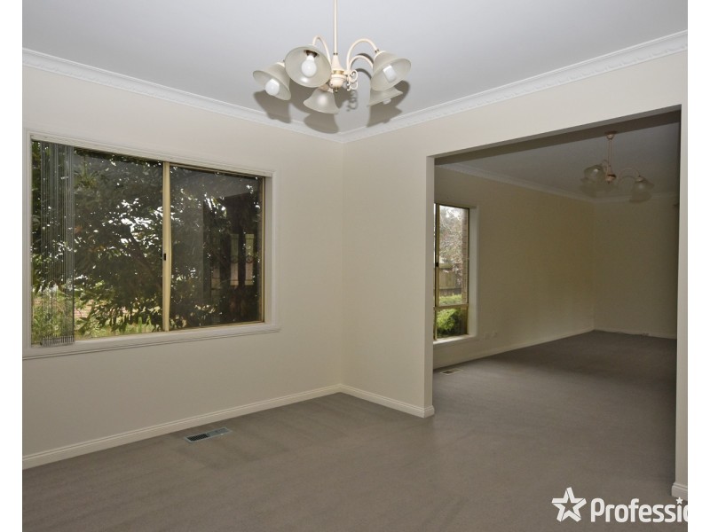 3 Tony Place, Mooroolbark VIC 3138