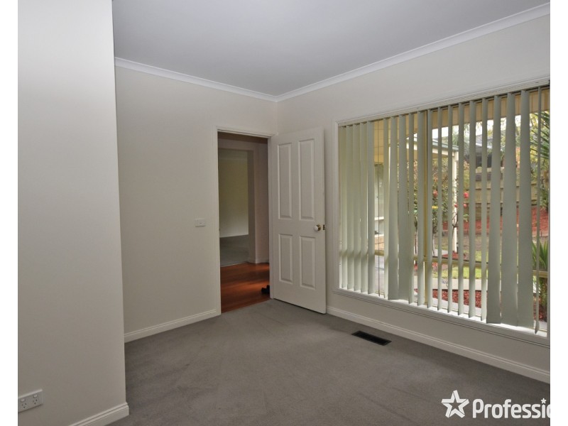 3 Tony Place, Mooroolbark VIC 3138