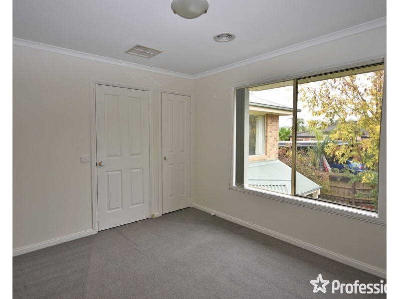 3 Tony Place, Mooroolbark VIC 3138
