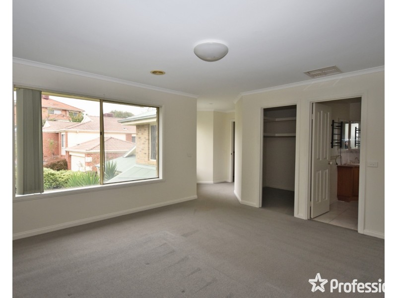 3 Tony Place, Mooroolbark VIC 3138