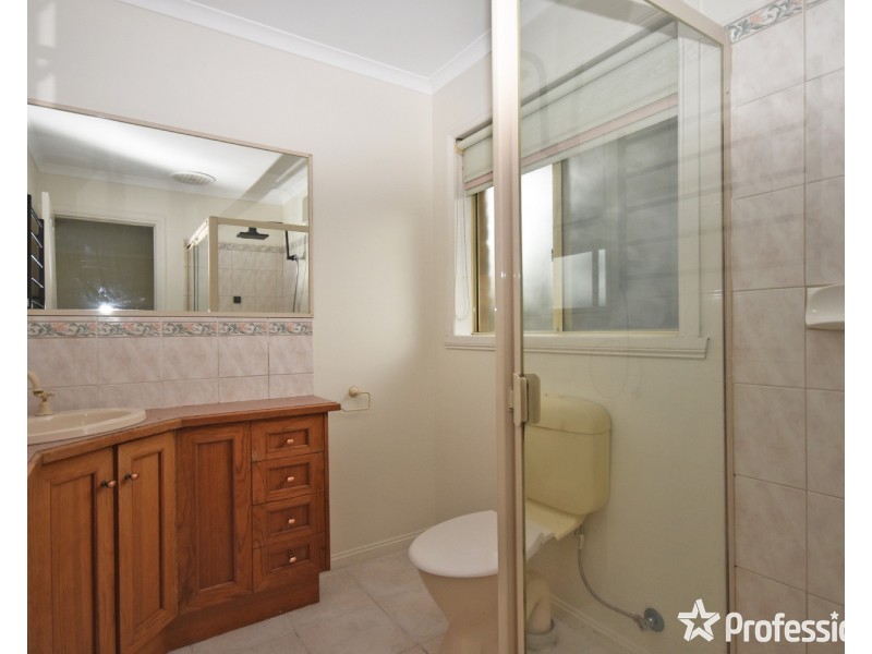 3 Tony Place, Mooroolbark VIC 3138