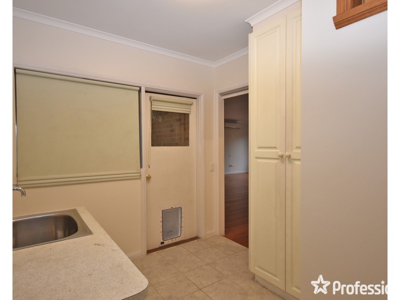 3 Tony Place, Mooroolbark VIC 3138