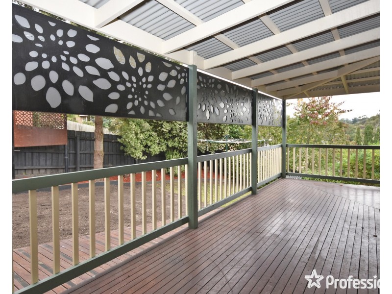 3 Tony Place, Mooroolbark VIC 3138