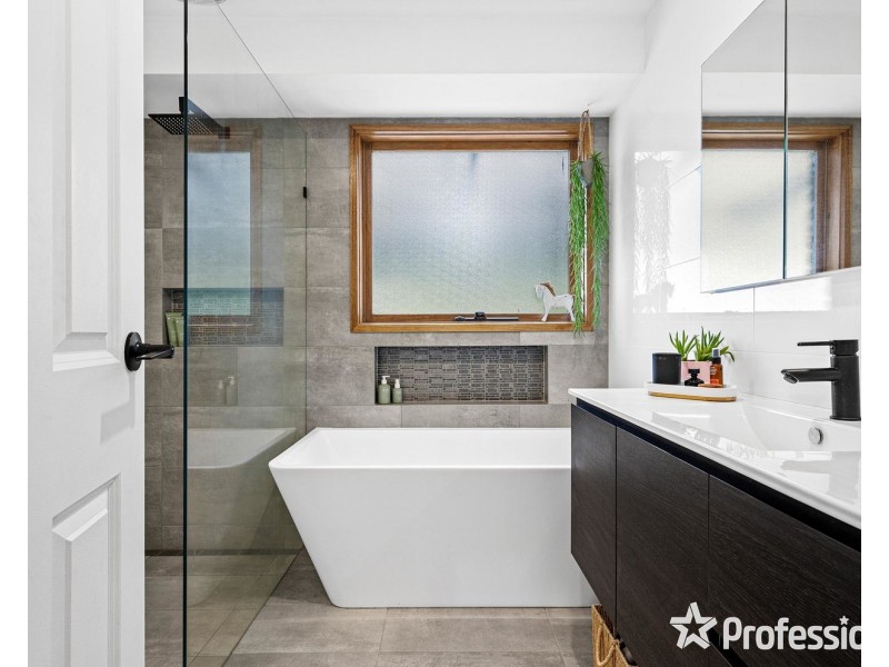 2 Admiral Court, Lilydale VIC 3140
