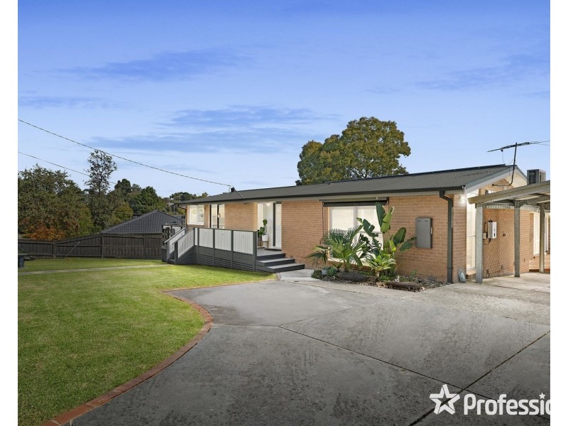 9 Rachael Drive, Mooroolbark VIC 3138