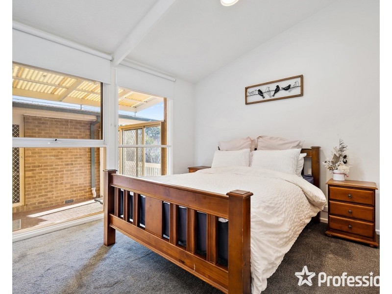 9 Rachael Drive, Mooroolbark VIC 3138