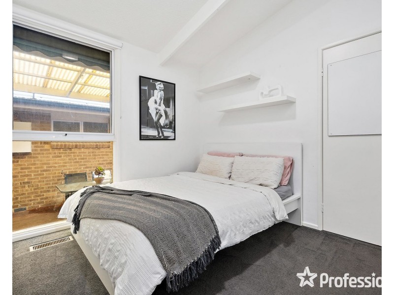 9 Rachael Drive, Mooroolbark VIC 3138