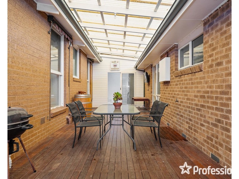 9 Rachael Drive, Mooroolbark VIC 3138