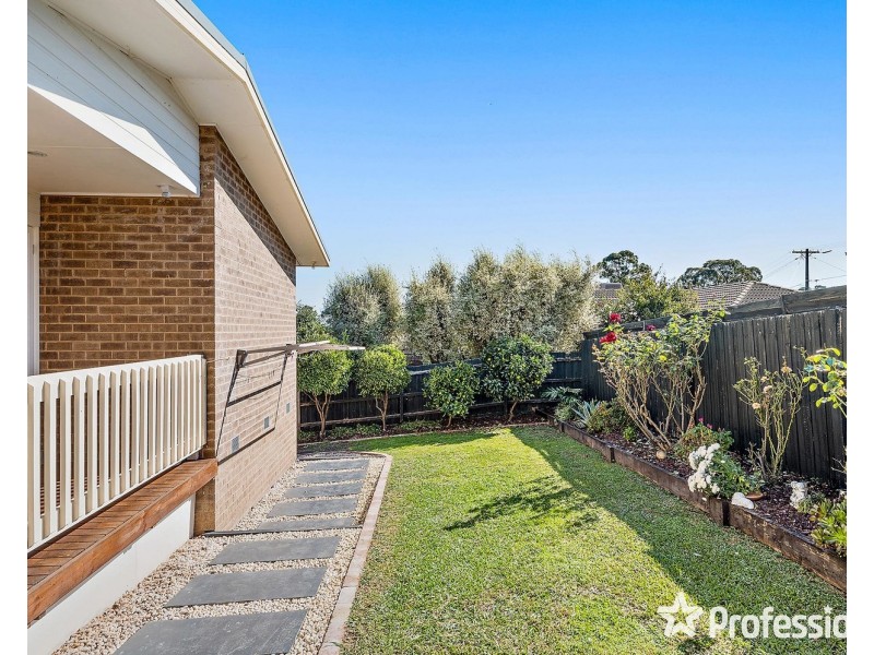 9 Rachael Drive, Mooroolbark VIC 3138