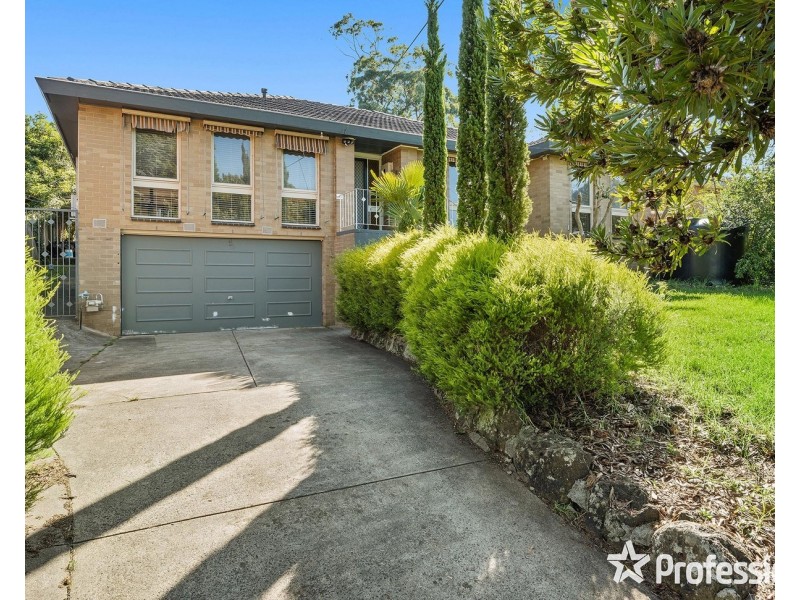 11 Carronvale Road, Mooroolbark VIC 3138