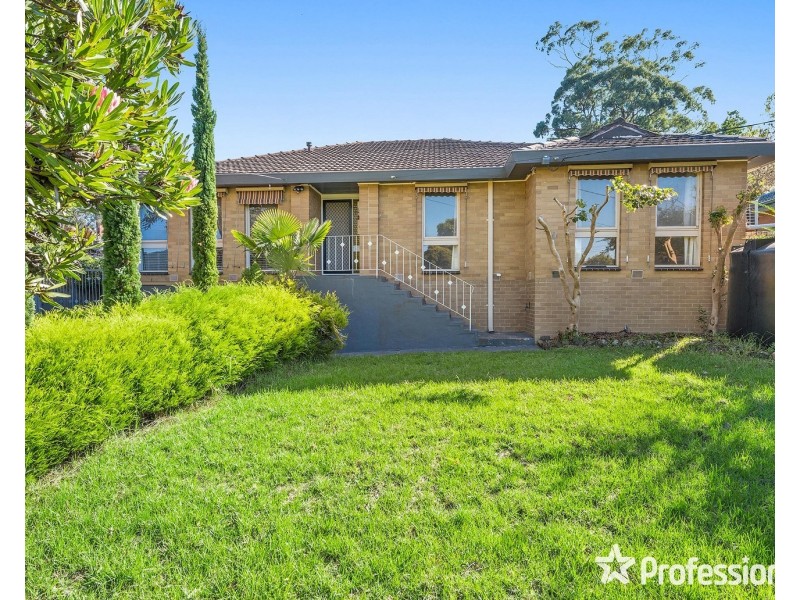 11 Carronvale Road, Mooroolbark VIC 3138