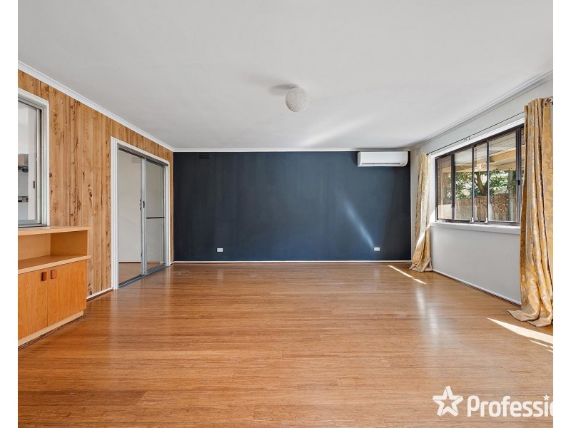 11 Carronvale Road, Mooroolbark VIC 3138