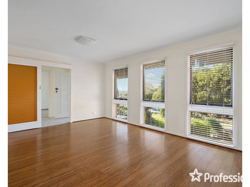 11 Carronvale Road, Mooroolbark VIC 3138
