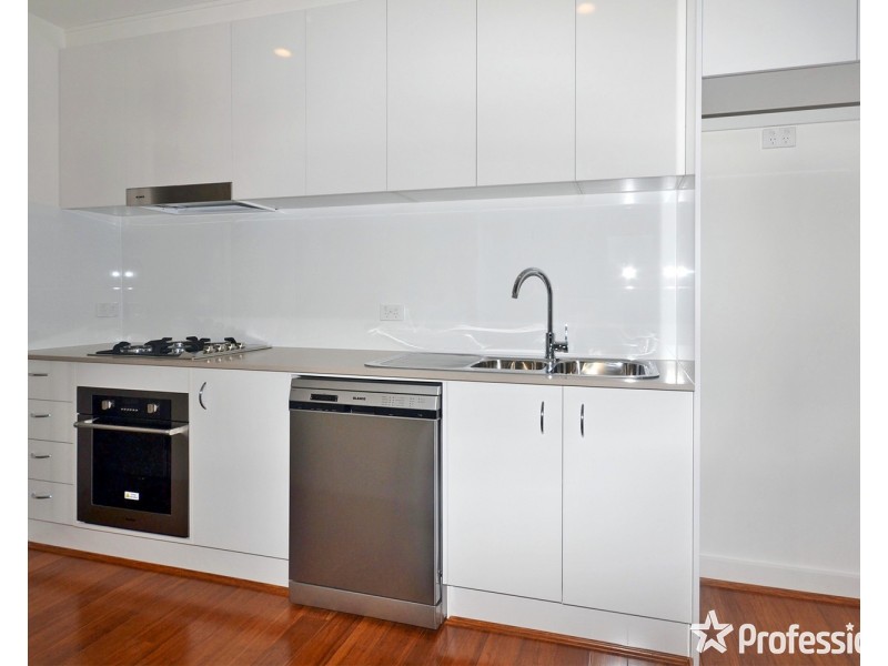 102/18 Myrtle Street, Bayswater VIC 3153