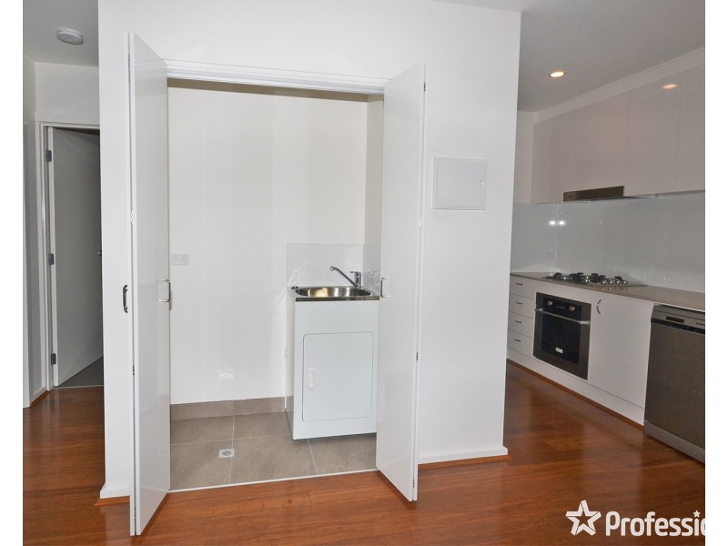 102/18 Myrtle Street, Bayswater VIC 3153