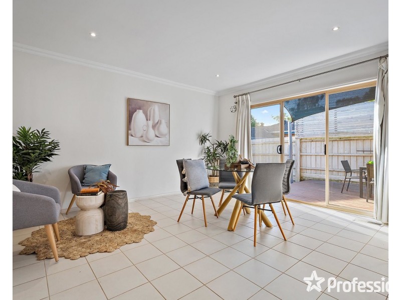 2/21 Jennings Road, Bayswater North VIC 3153