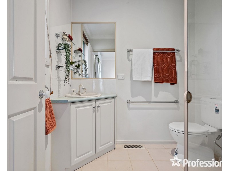 2/21 Jennings Road, Bayswater North VIC 3153