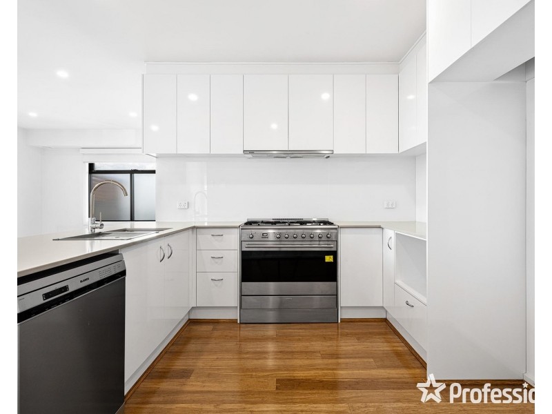 205/18 Myrtle Street, Bayswater VIC 3153