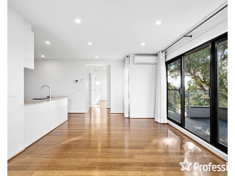 205/18 Myrtle Street, Bayswater VIC 3153