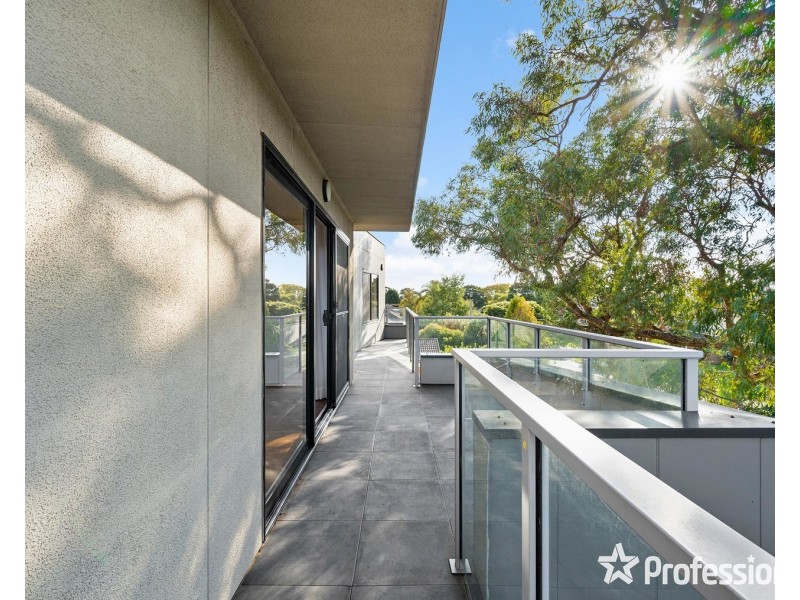 205/18 Myrtle Street, Bayswater VIC 3153