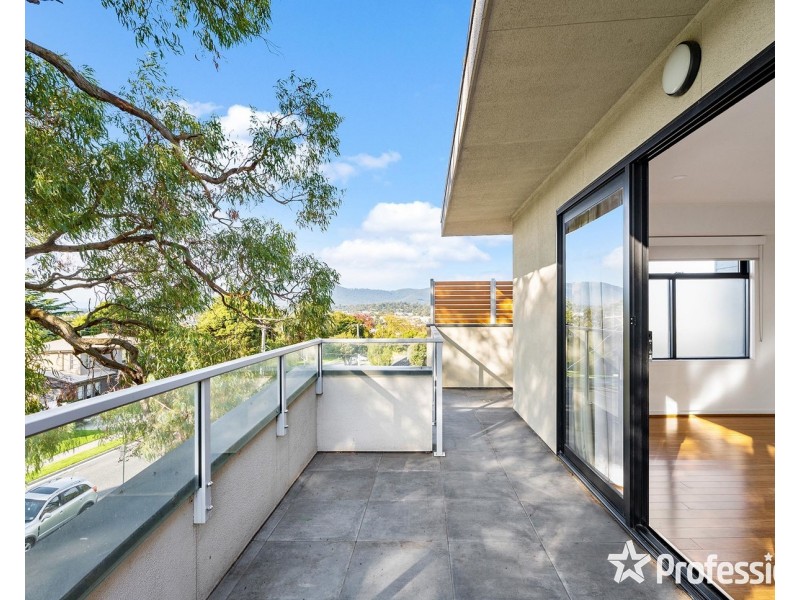 205/18 Myrtle Street, Bayswater VIC 3153