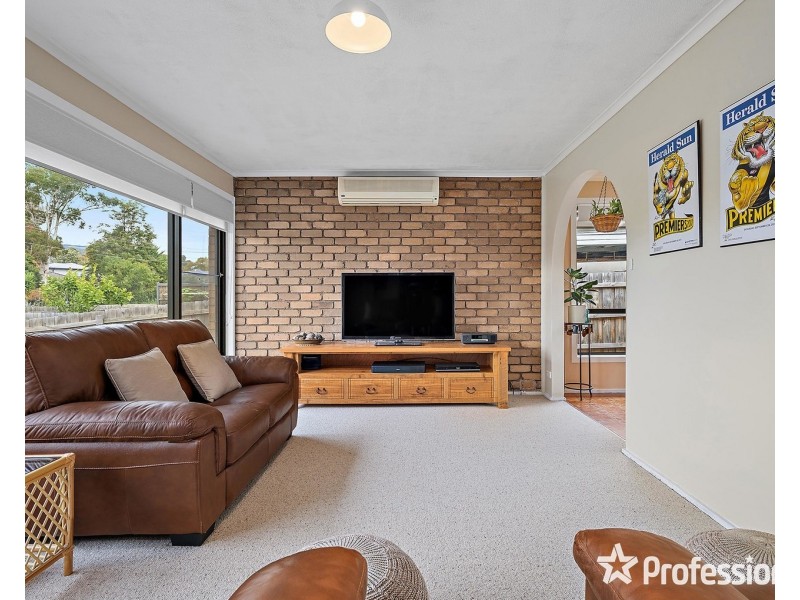15 Holmes Road, Mooroolbark VIC 3138