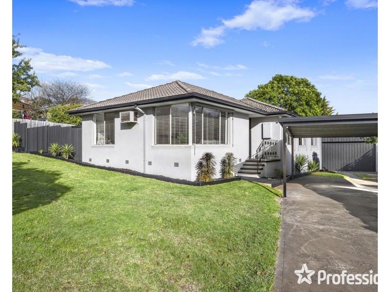 4 Meseta Street, Mooroolbark VIC 3138