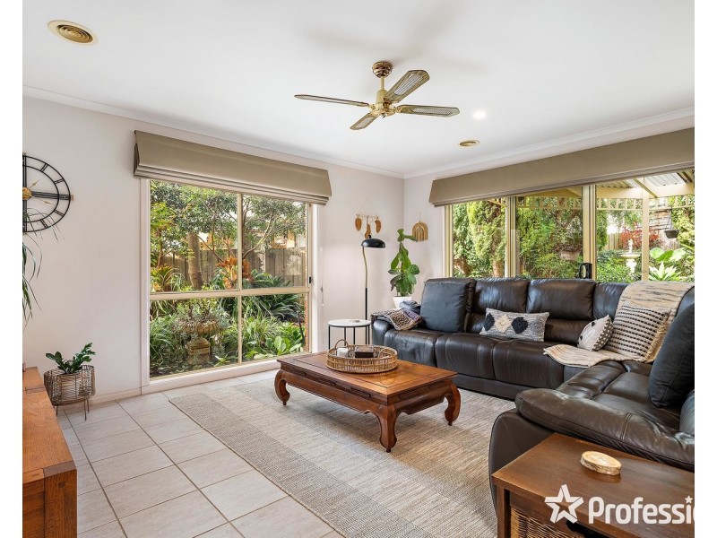 4 Bransdale Close, Mooroolbark VIC 3138