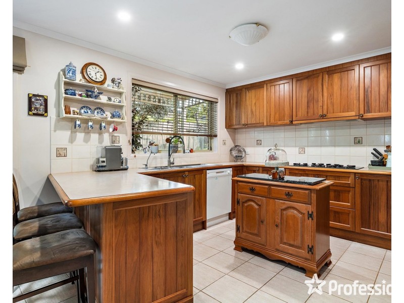4 Bransdale Close, Mooroolbark VIC 3138