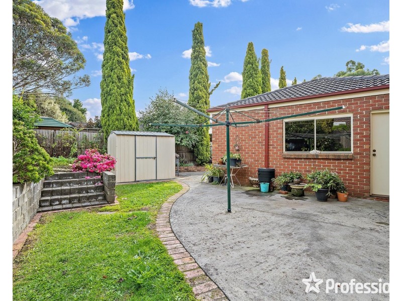 4 Bransdale Close, Mooroolbark VIC 3138