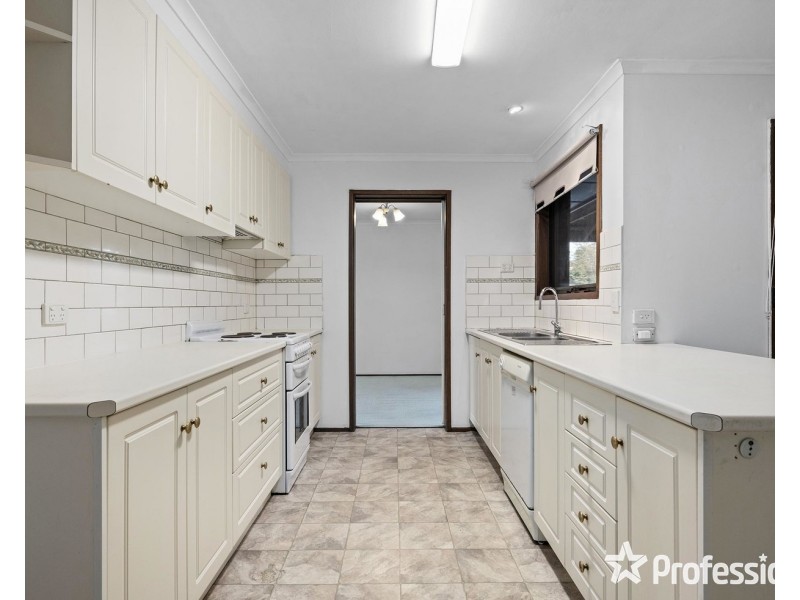 15 Alamein Avenue, Croydon VIC 3136