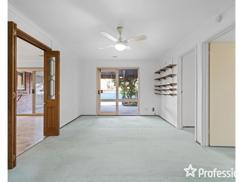 15 Alamein Avenue, Croydon VIC 3136