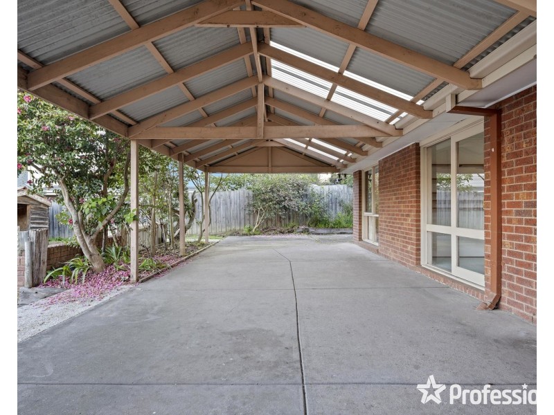 15 Alamein Avenue, Croydon VIC 3136