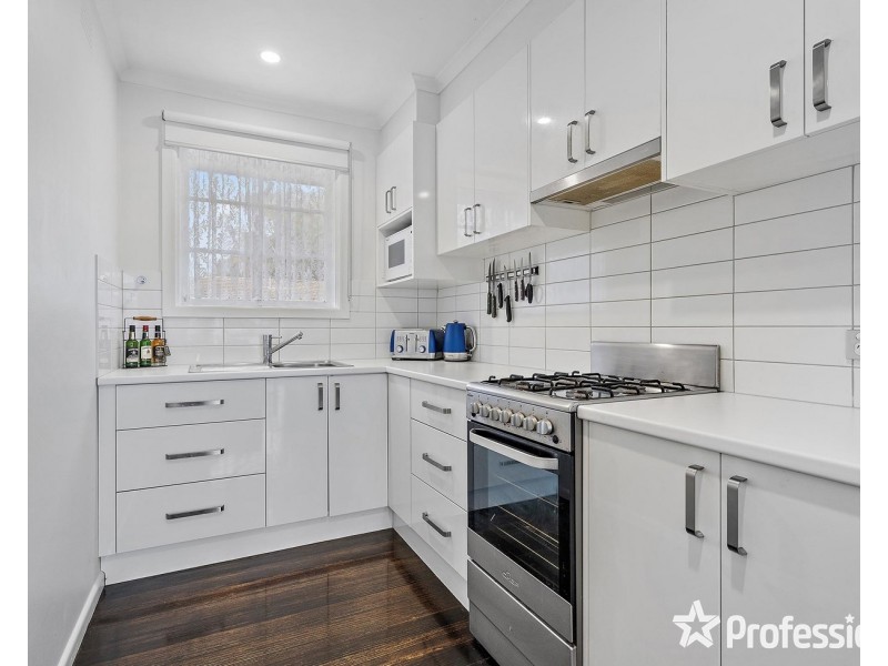 2/6 Railway Parade, Bayswater VIC 3153