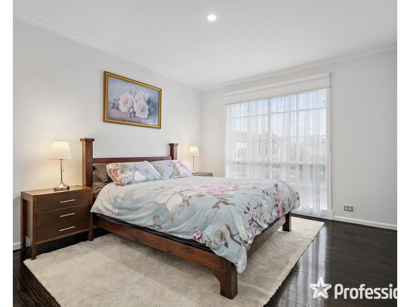 2/6 Railway Parade, Bayswater VIC 3153