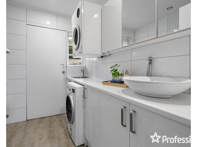 2/6 Railway Parade, Bayswater VIC 3153