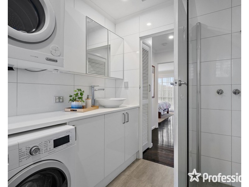 2/6 Railway Parade, Bayswater VIC 3153