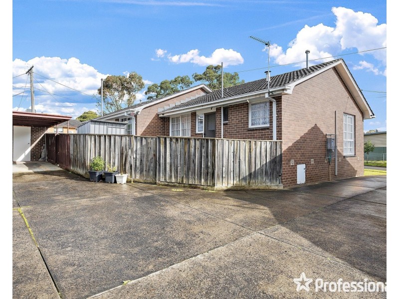 2/6 Railway Parade, Bayswater VIC 3153