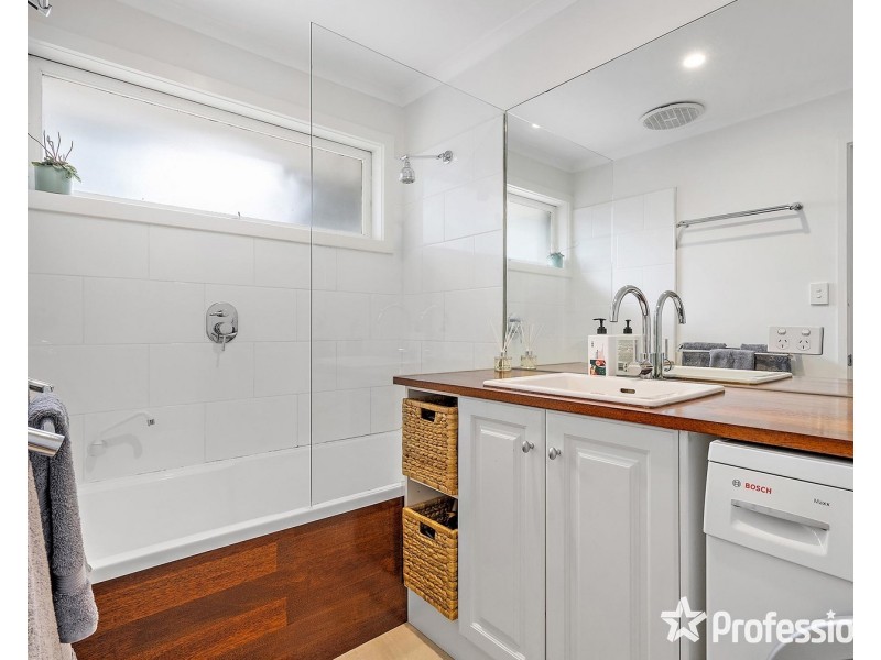 9 Bulga Street, Mooroolbark VIC 3138