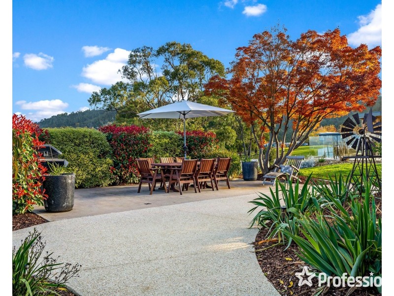 90 Uplands Road, Yarra Glen VIC 3775