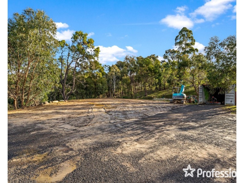90 Uplands Road, Yarra Glen VIC 3775