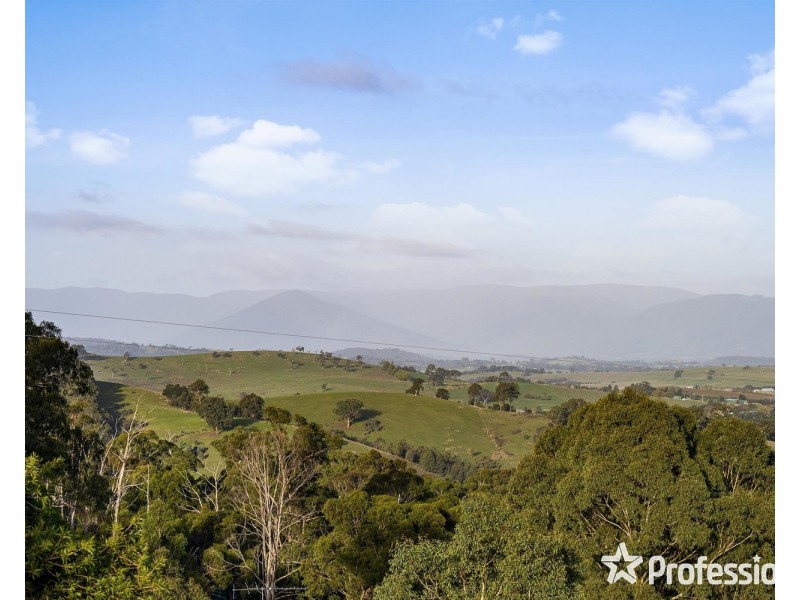 90 Uplands Road, Yarra Glen VIC 3775