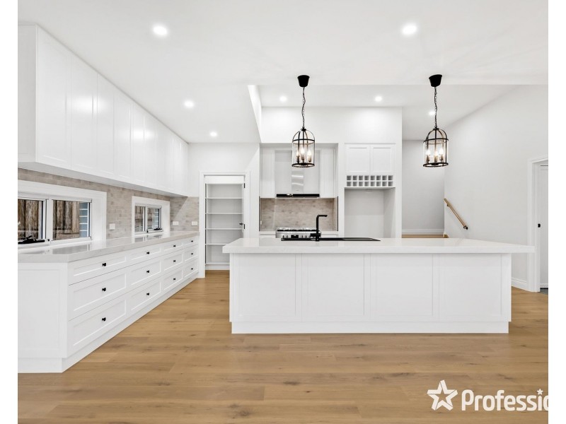 2/27 Erskine Ridge, Mooroolbark VIC 3138